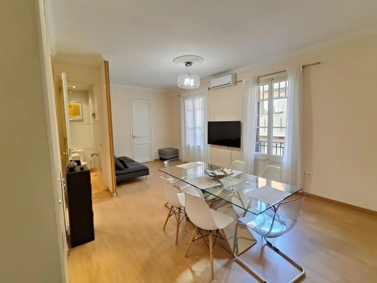 Elegant Apartment Rambla Badal Barcelona
