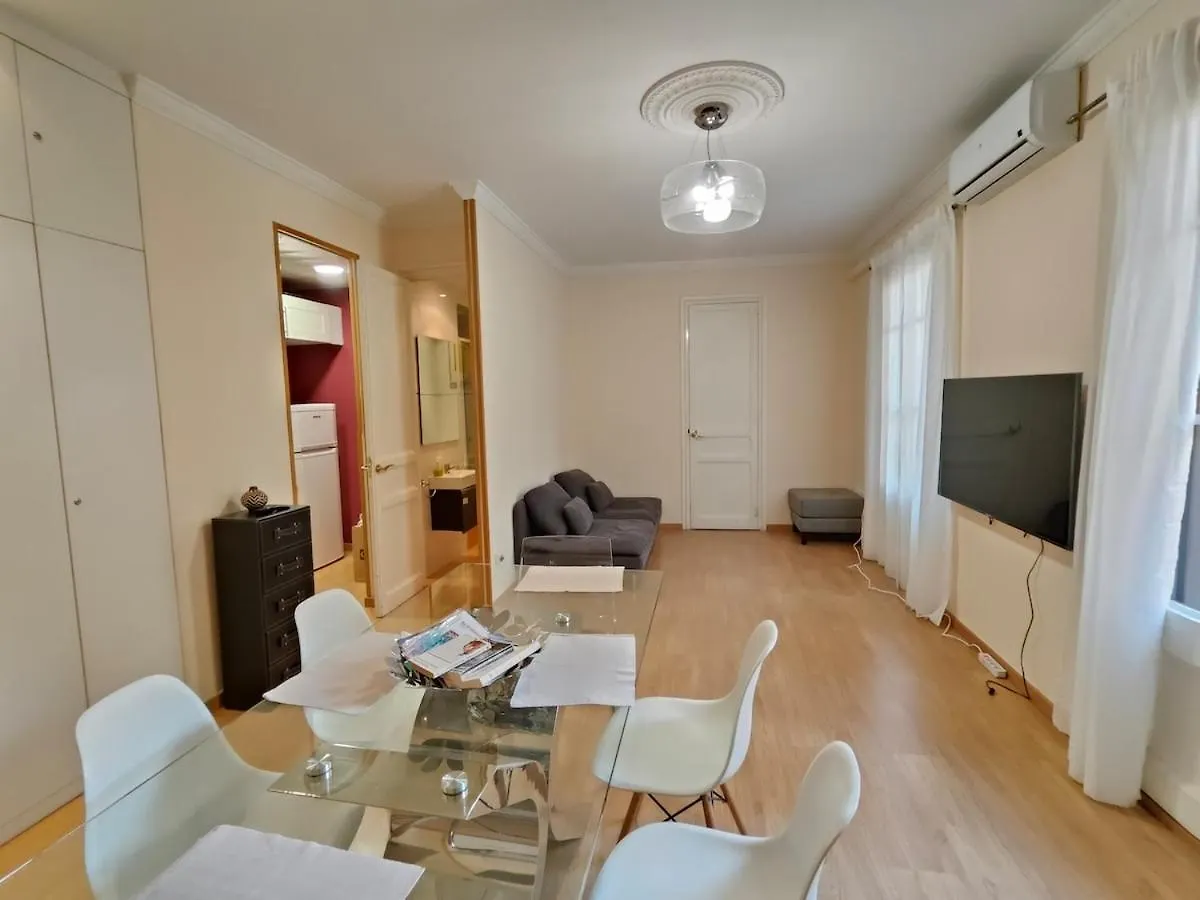 Elegant Apartment Rambla Badal Barcelona