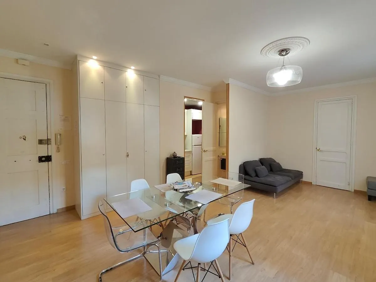 Elegant Apartment Rambla Badal Barcelona